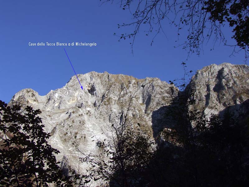 Uno sguardo sulle Alpi Apuane